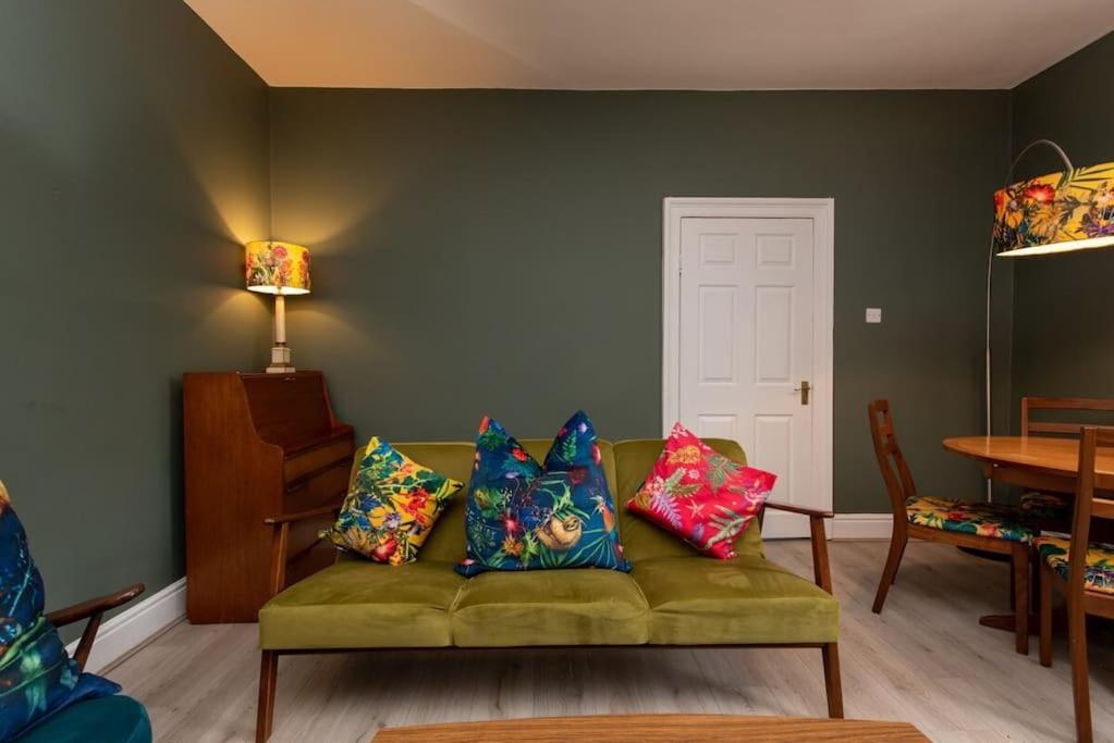 Peaceful Home From Home - Spacious 3 Bedroom House Accommodating 7 - Ideal For Families And Workers Gateshead Exteriér fotografie