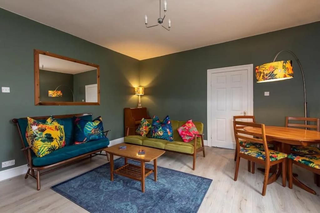 Peaceful Home From Home - Spacious 3 Bedroom House Accommodating 7 - Ideal For Families And Workers Gateshead Exteriér fotografie