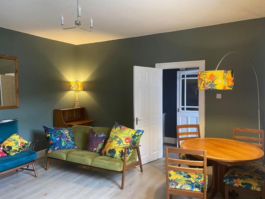 Peaceful Home From Home - Spacious 3 Bedroom House Accommodating 7 - Ideal For Families And Workers Gateshead Exteriér fotografie
