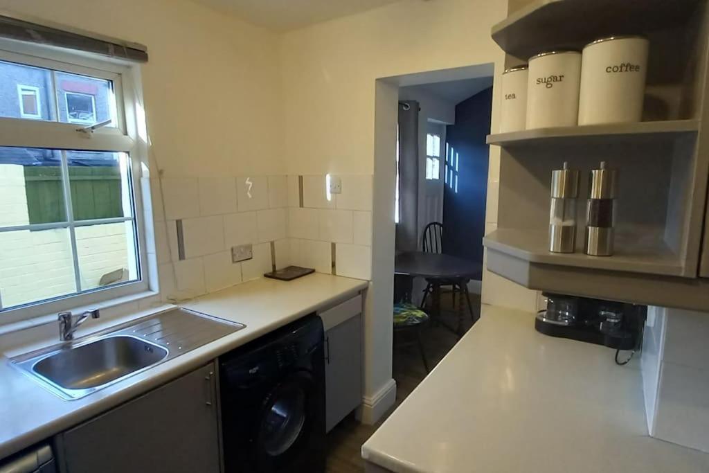 Peaceful Home From Home - Spacious 3 Bedroom House Accommodating 7 - Ideal For Families And Workers Gateshead Exteriér fotografie